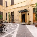 The Best Rent - Bright Flat Near San Pietro
